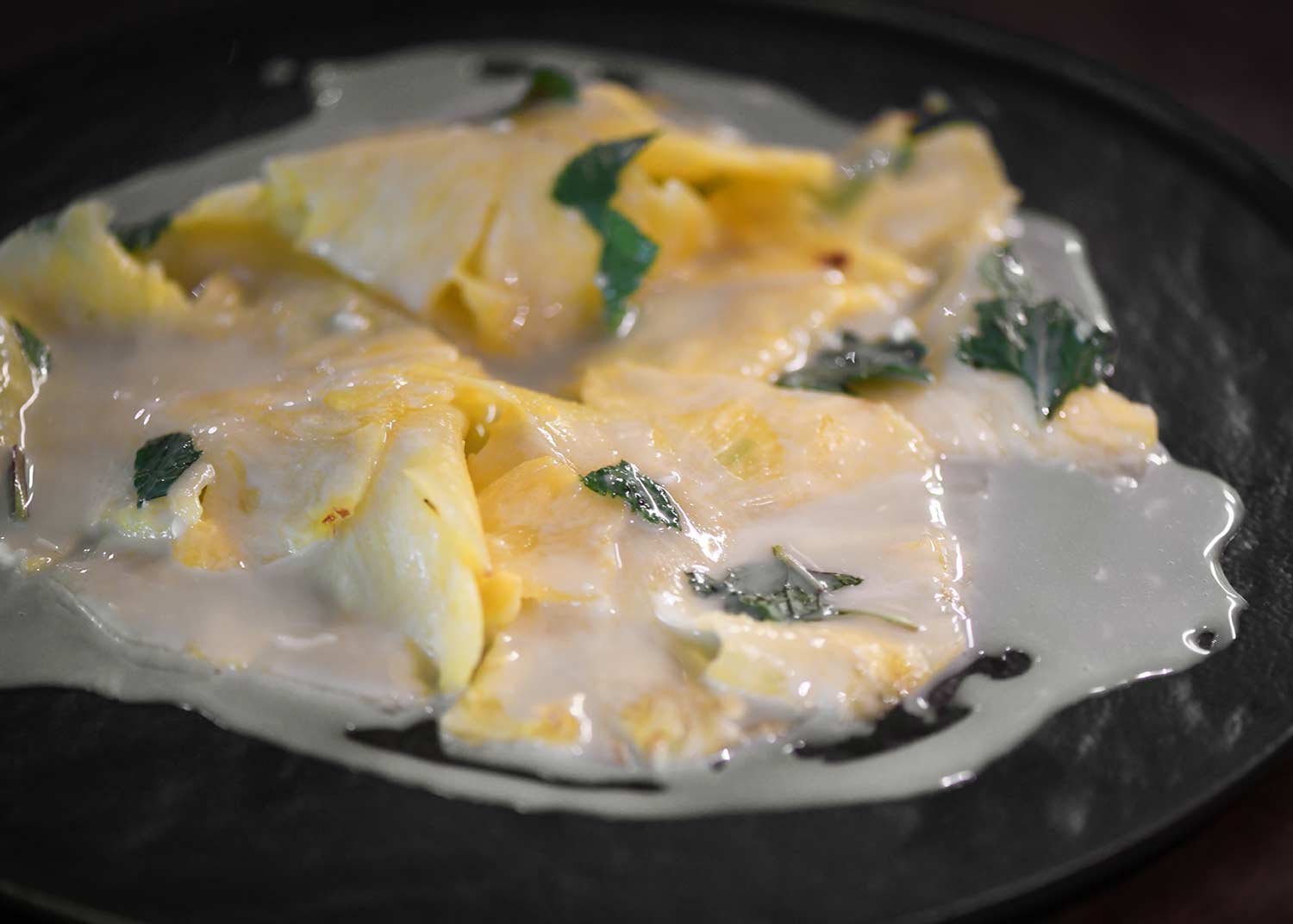 Ananas Marinata Al Maraschino Con Cioccolato Bianco E Menta