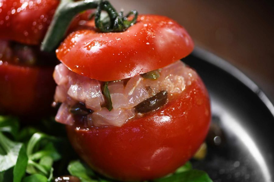 Pomodoro Farcito Con Tartare Di Ricciola