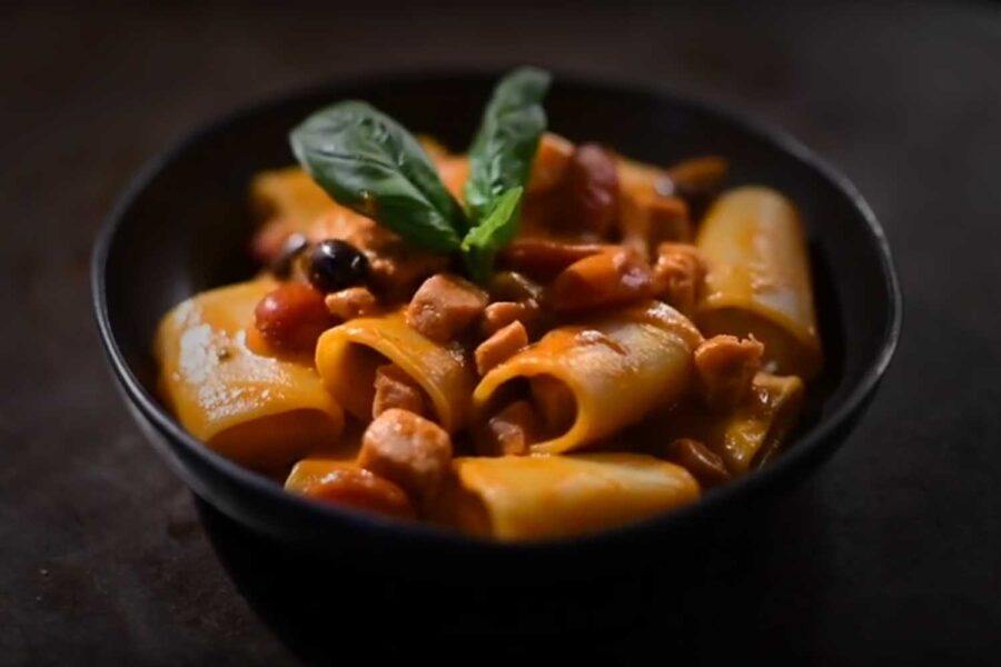 Paccheri con Tonno alla Puttanesca