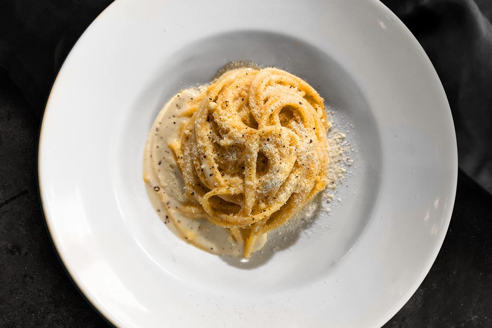Spaghetti Cacio e Pepe Cremosi