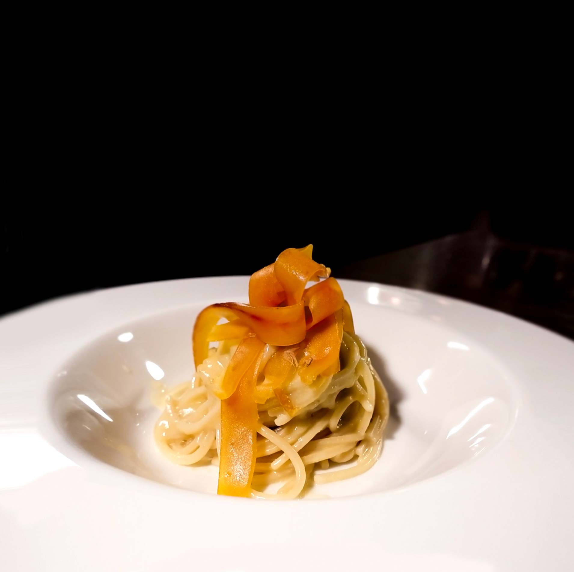 Spaghettoni al burro, limone e bottarga di Muggine